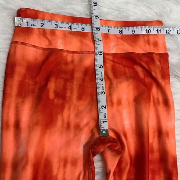 Under Armour Cropped Workout Leggings Size xs Heatgear compression tie dye - Picture 3 of 11